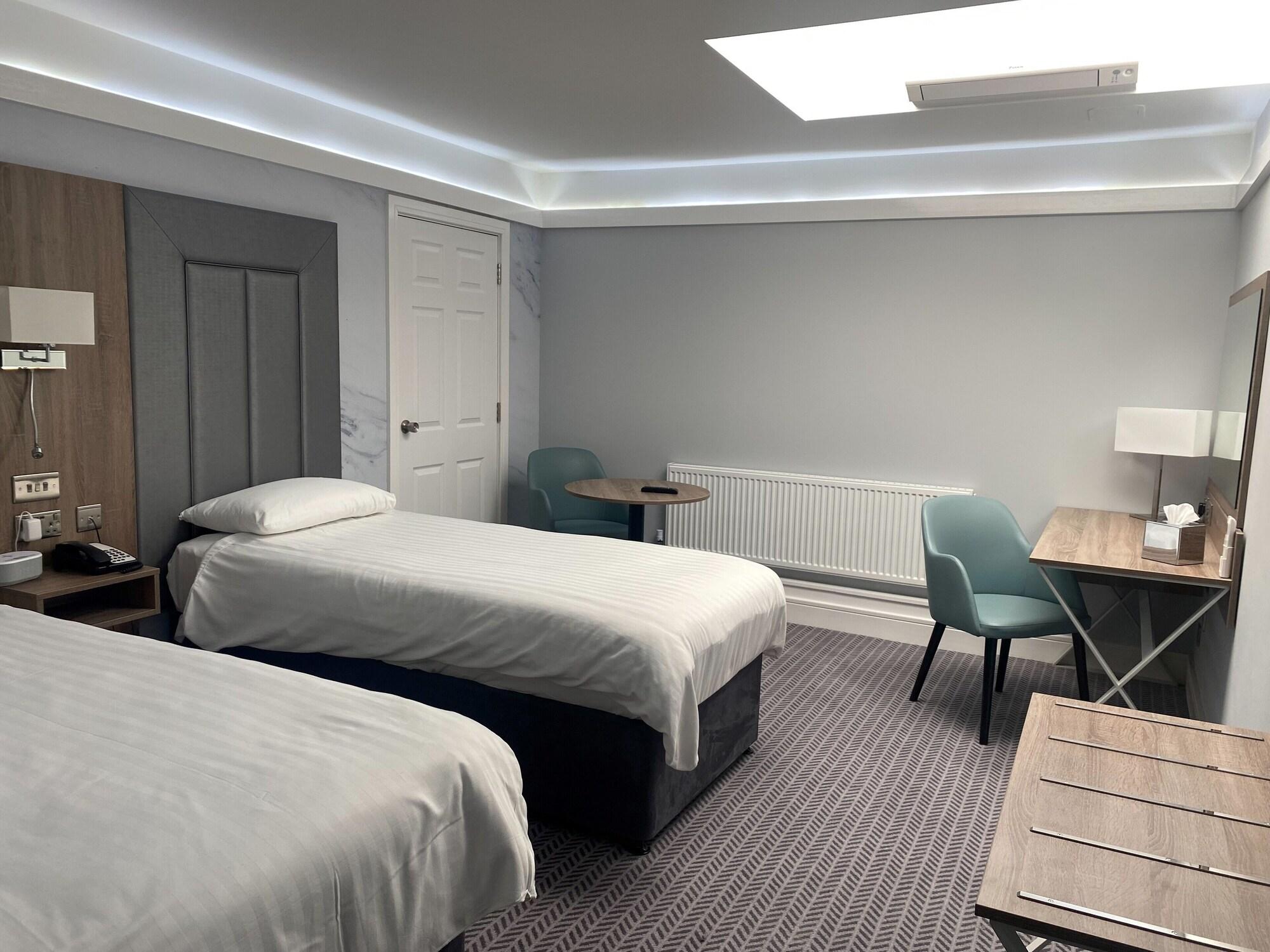Best Western Heronston Hotel&Spa Bridgend  Exterior foto